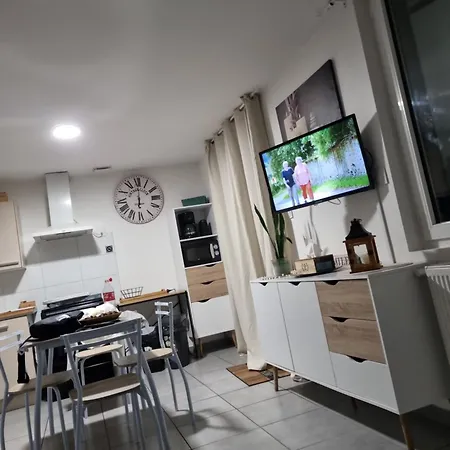 Maison Entiere Paisible Holiday home